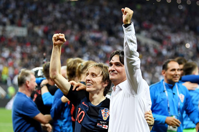 HLV Zlatko Dalic ăn mừng cùng Luka Modric tại VCK World Cup 2018
