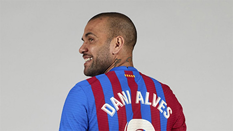 Dani Alves mặc áo số mấy tại Barca?