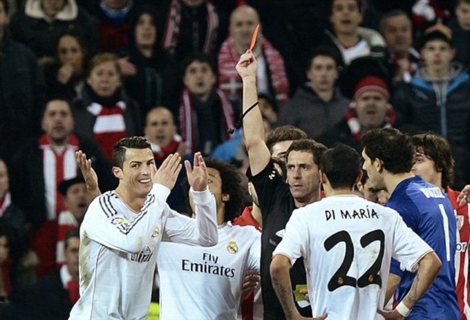 Ronaldo nhận thẻ đỏ ở trận đấu với Bilbao
