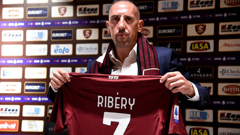 Vì vụ chiêu mộ Ribery, Uli Hoeness từng có 'ý định giết người'