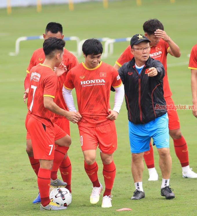 HLV Park Hang Seo hạ quyết tâm giúp Việt Nam lần thứ 3 lên ngôi vô địch ở AFF Cup - Ảnh: Đức Cường 