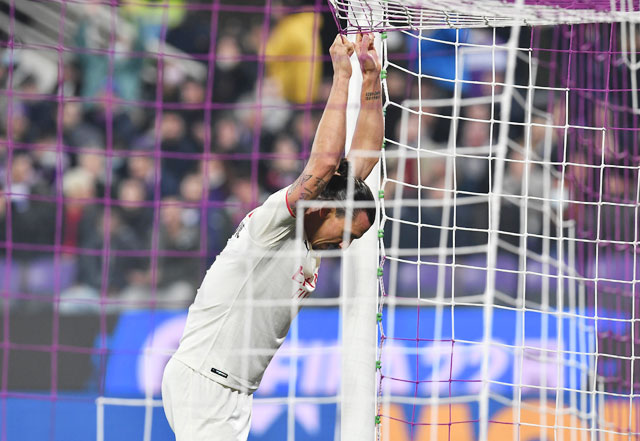 2 bàn thắng của Ibrahimovic là không đủ để giúp Milan có điểm trước Fiorentina