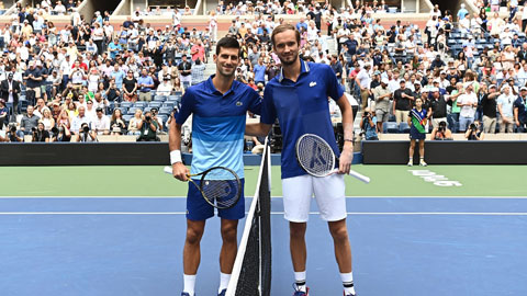 Djokovic và Medvedev (phải) là 2 trong 4 tay vợt nam  trong Top 10 ATP góp mặt  tại Davis Cup 2021 