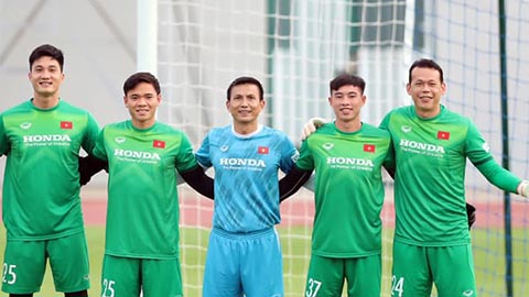Tại sao HLV Park Hang Seo chọn 4 thủ môn ĐT Việt Nam sang Singapore?