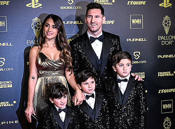 Messi bảo vệ vợ mình