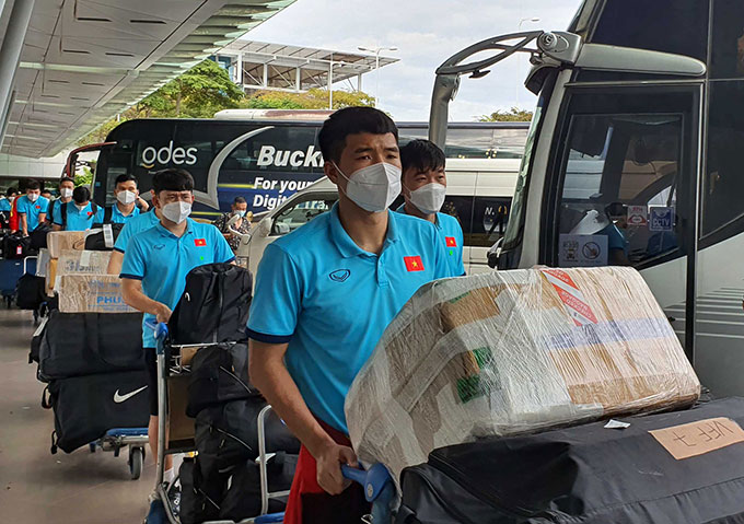 Nước chủ nhà cũng bố trí cho ĐT Việt Nam tập ở sân của CLB Hougang United. Vì là ĐKVĐ của giải nên Việt Nam được nước chủ nhà Singapore ưu tiên tập ở các sân riêng biệt, đảm bảo đủ chất lượng chuyên môn.