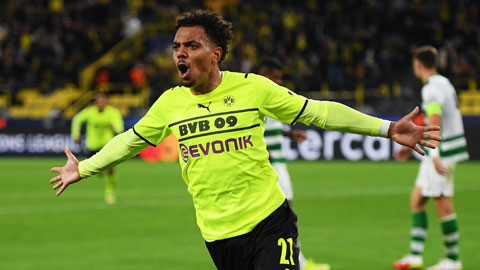 Dortmund thở phào nhờ Malen tỏa sáng