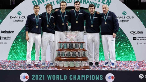 Daniil Medvedev cùng Nga vô địch Davis Cup 2021