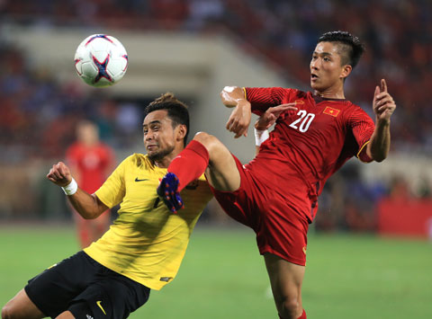 Văn Đức (phải) nhiều khả năng tiếp tục được đá chính trong trận gặp Malaysia sắp tới Ảnh: ĐỨC CƯỜNG