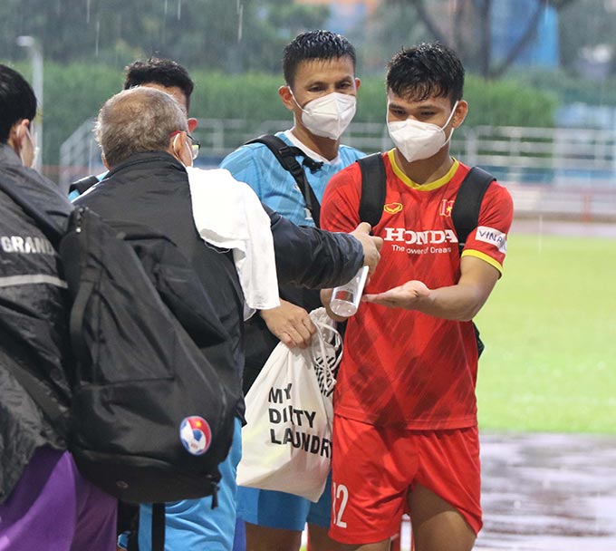 Quy trình bong bóng khép kín cộng thêm ý thức phòng dịch tốt giúp ĐT Việt Nam có lực lượng đầy đủ với 30 người khi đấu với Malaysia vào ngày 12/12 tới 