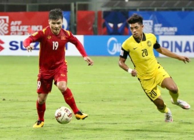 ĐT Việt Nam chơi trên cơ Malaysia - Ảnh: VFF 