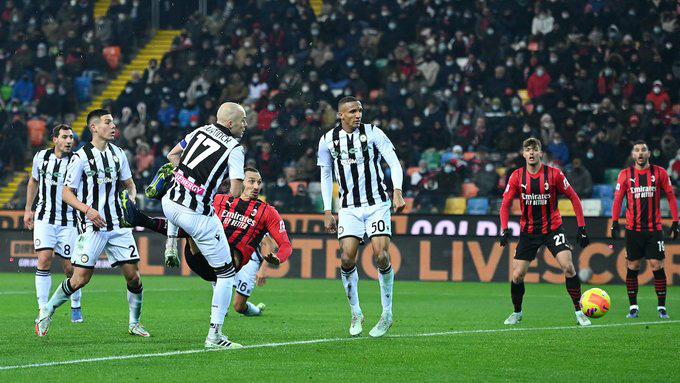 Ibrahimovic ghi bàn ấn định tỷ số 1-1 trận Udinese vs Milan ở phút 90'+2