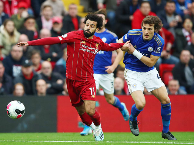  Leicester (áo xanh) khó lòng ngăn chặn Salah