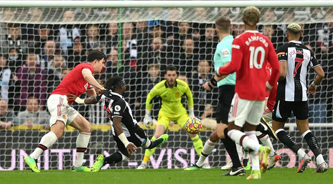 Saint-Maximin mở tỷ số trận Newcastle vs MU ở phút thứ 7