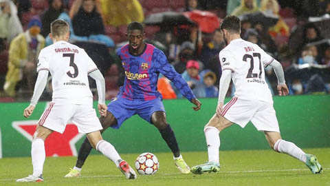 Dembele đòi lương thưởng khiến BLĐ Barcelona sốc nặng