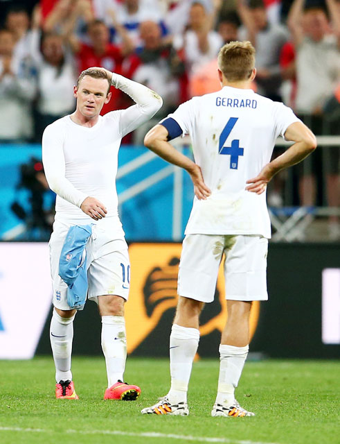 Rooney từng nhiều lần phải xin lỗi sau những vụ việc không hay thời còn khoác áo M.U