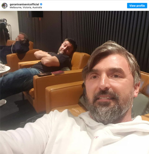 HLV của Djokovic, ông Goran Ivanisevic “khoe” cảnh cả đoàn phải nằm vạ vật ở sân bay chờ cảnh sát thẩm vấn Nole
