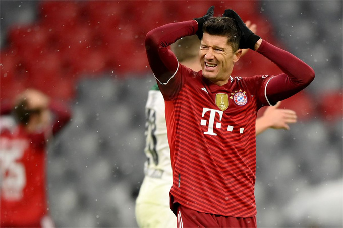 Lewandowski nổ súng nhưng không thể giúp Bayern giữ lại điểm số trên sân nhà