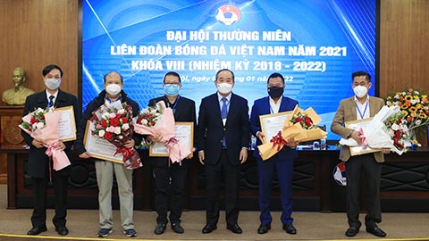 Chủ tịch VFF Lê Khánh Hải trao chứng nhận thành viên mới VFF