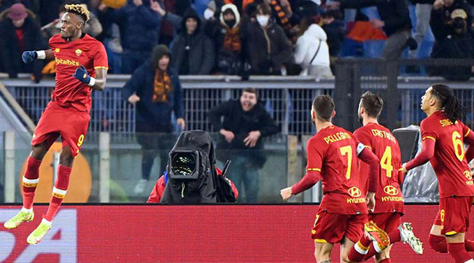 Abraham mở tỷ số trận Roma vs Juventus