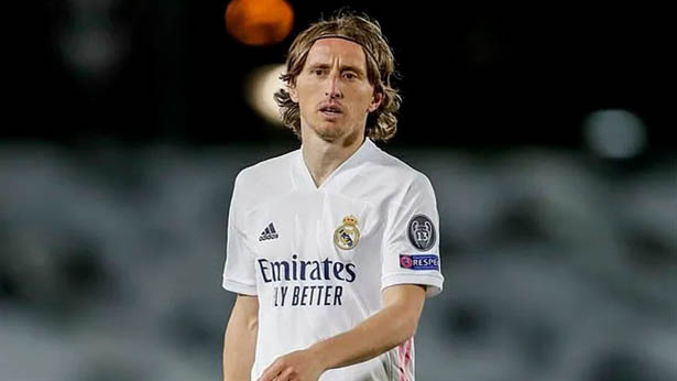 Modric sẽ tiếp tục chơi cho Real ở mùa giải mới