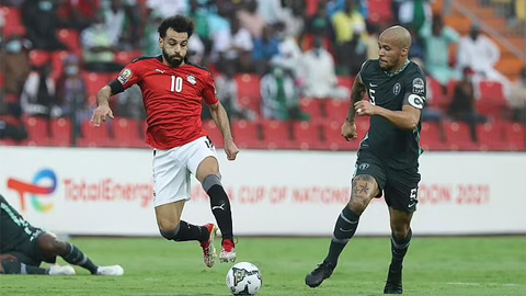 Salah bị bắt chết trong trận thua của Ai Cập trước Nigeria