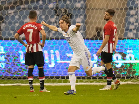 Modric là người mở tỷ số của Real Madrid trước Bilbao