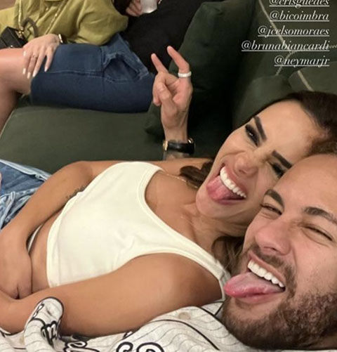 Neymar bên cạnh bạn gái mới Biancardi