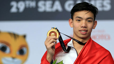Huy Hoàng và tấm HCV nội dung bơi 1.500m tự do tại SEA Games 2019  Ảnh: MINH TUẤN