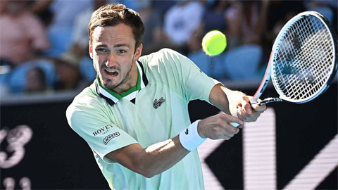 Daniil Medvedev vào tứ kết Australian Open mùa thứ hai liên tiếp