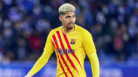 Barca bị Araujo từ chối gia hạn hợp đồng