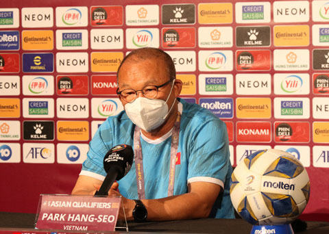 HLV Park Hang Seo trả lời họp báo trước trận