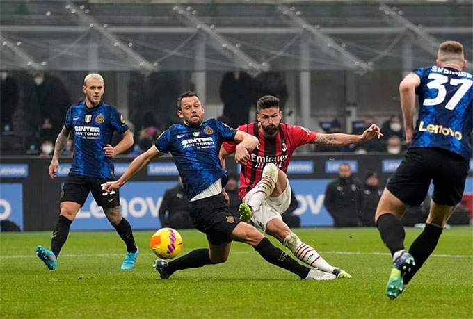 Cả 2 bàn thắng của Milan đều được ghi do công của Giroud