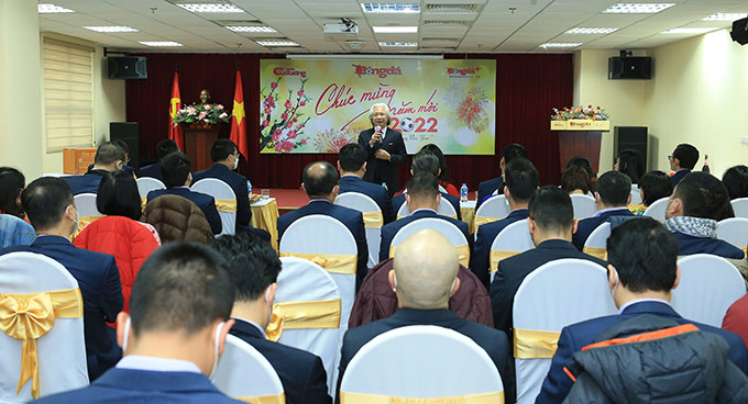 Ông bày tỏ hy vọng bước sang năm mới 2022, các thành viên của Tạp chí Bóng đá sẽ tiếp tục giữ vững sự đoàn kết, dồi dào sức khoẻ để cùng nhau vượt qua thách thức, tiếp tục giữ vững thương hiệu tờ báo số 1 về bóng đá tại Việt Nam.