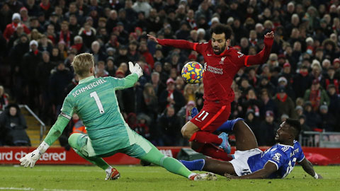 Tiền đạo Salah vừa trở lại đã chơi rất hay ở trận Liverpool thắng Leicester giữa tuần qua 