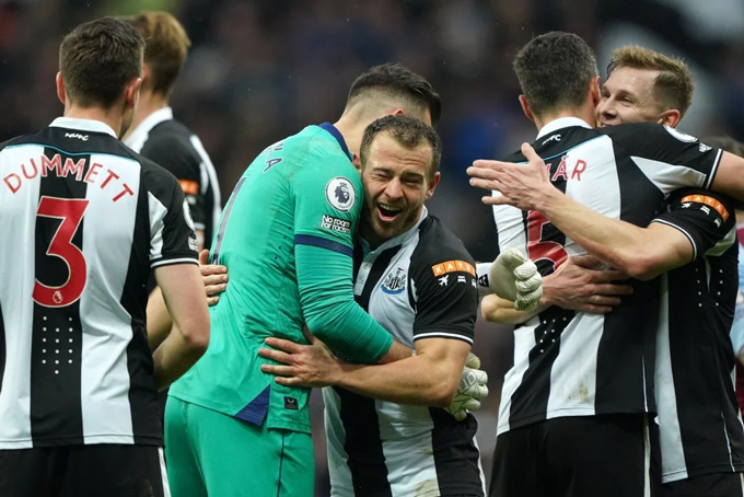 Newcastle hồi sinh mạnh mẽ