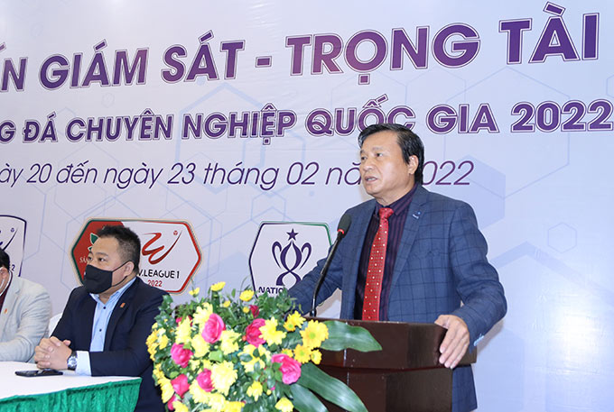Phó Chủ tịch VFF - Lê Văn Thành mong mỏi các trọng tài sẽ tiếp tục giữ vững được sự công bằng, công tâm trong điều khiển trận đấu trên sân. 