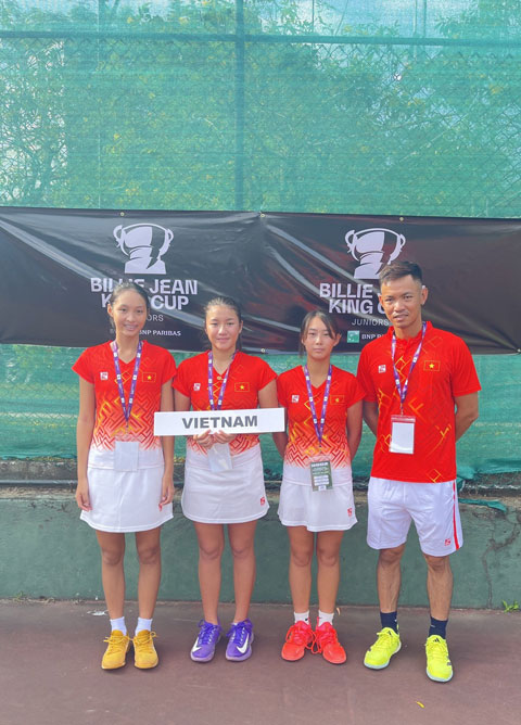 Đội tuyển Junior Billie Jean King Cup Việt Nam và HLV Đặng Ngọc Vinh
