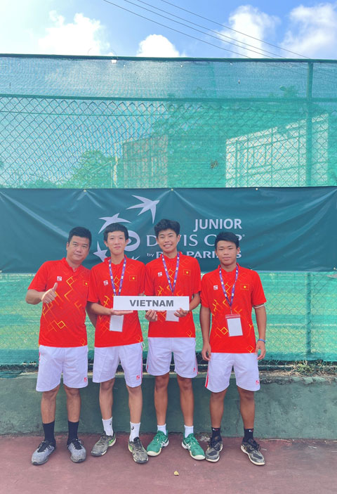 Đội tuyển Junior Davis Cup Việt Nam và HLV Nguyễn Phi Anh Vũ