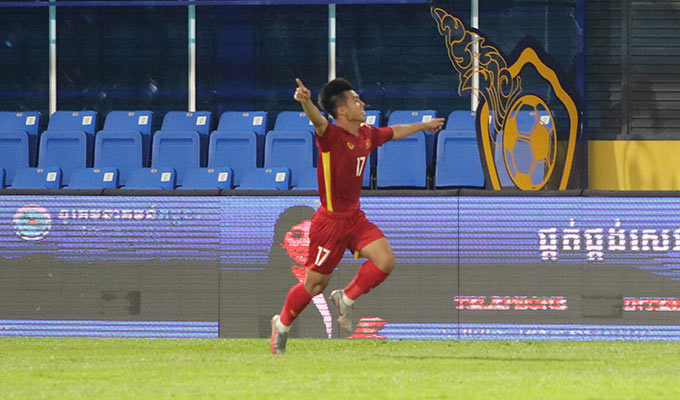 Trung Thành ăn mừng bàn thắng duy nhất ghi vào lưới U23 Thái Lan - Ảnh: Phan Hồng 