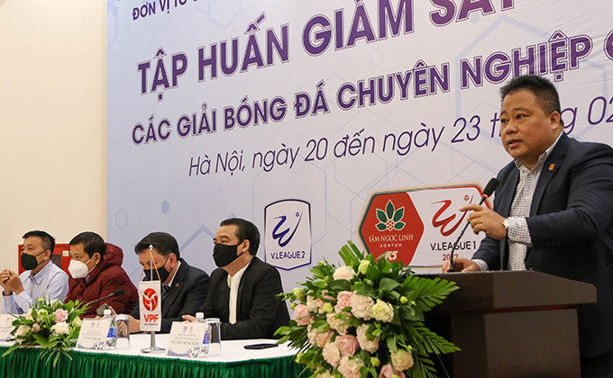Ông Nguyễn Minh Ngọc – Tổng giám đốc công ty VPF phát biểu trong lễ bế mạc - Ảnh: VFF