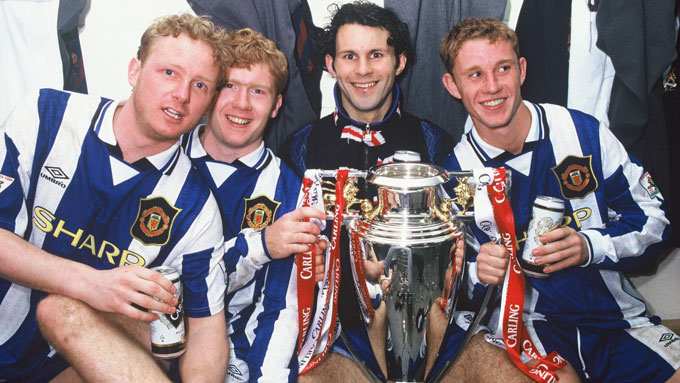 MU vô địch nước Anh năm 1996 dù kém Newcastle tới 12 điểm vào tháng 1