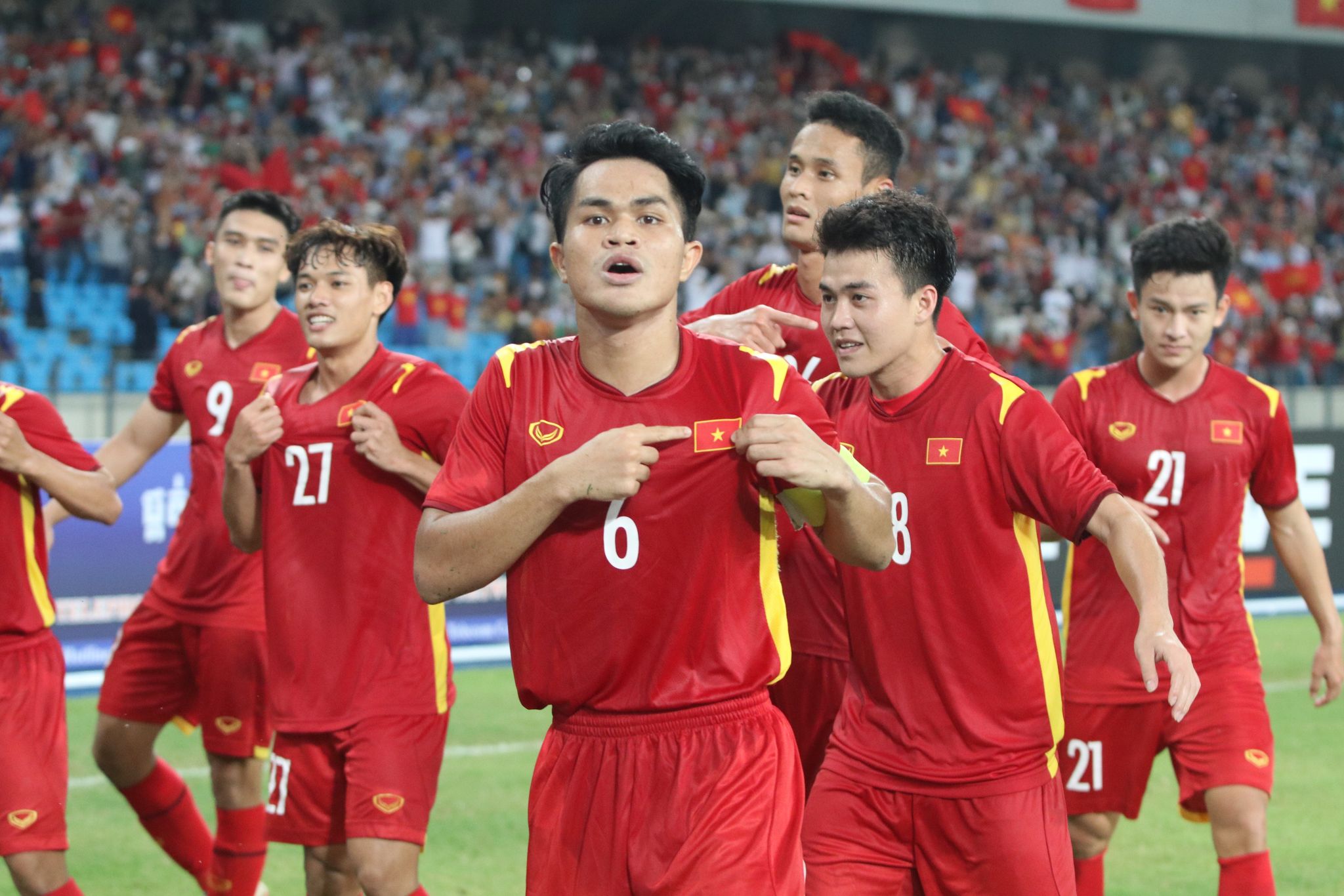 Niềm vui của U23 Việt Nam sau bàn thắng của Bảo Toàn - Ảnh: Phan Hồng 