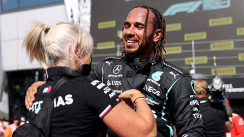 Bóng hồng bí ẩn đứng sau thành công của tay đua F1 Lewis Hamilton