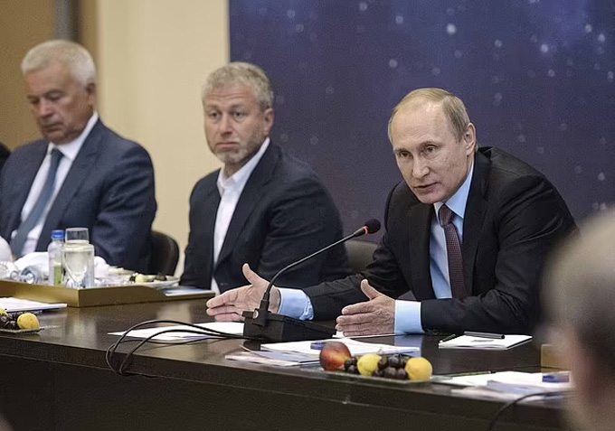 Abramovich có mối quan hệ thân thiết với Tổng thống Putin