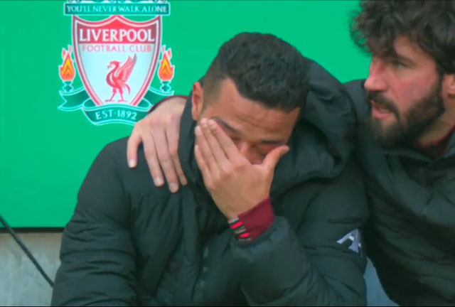 Thiago bật khóc khi gặp phải chấn thương ngay trước trận Liverpool vs Chelsea