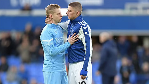  Zinchenko và Mykolenko ở trận Man City gặp Everton