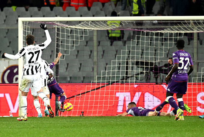 Venuti đá phản lưới ở phút 90'+1 trận Fiorentina vs Juventus