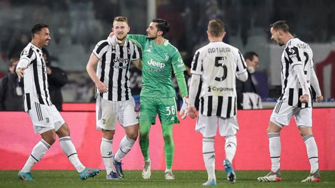 Juventus đặt một chân vào chung kết Coppa Italia