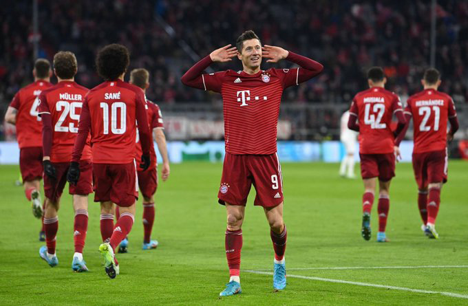 Lewandowski lập hat-trick trong vòng 23 phút ở trận Bayern vs Salzburg